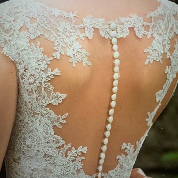 Essence of Australia Wedding Dress